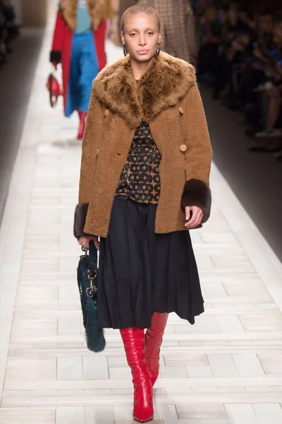 Look 23
